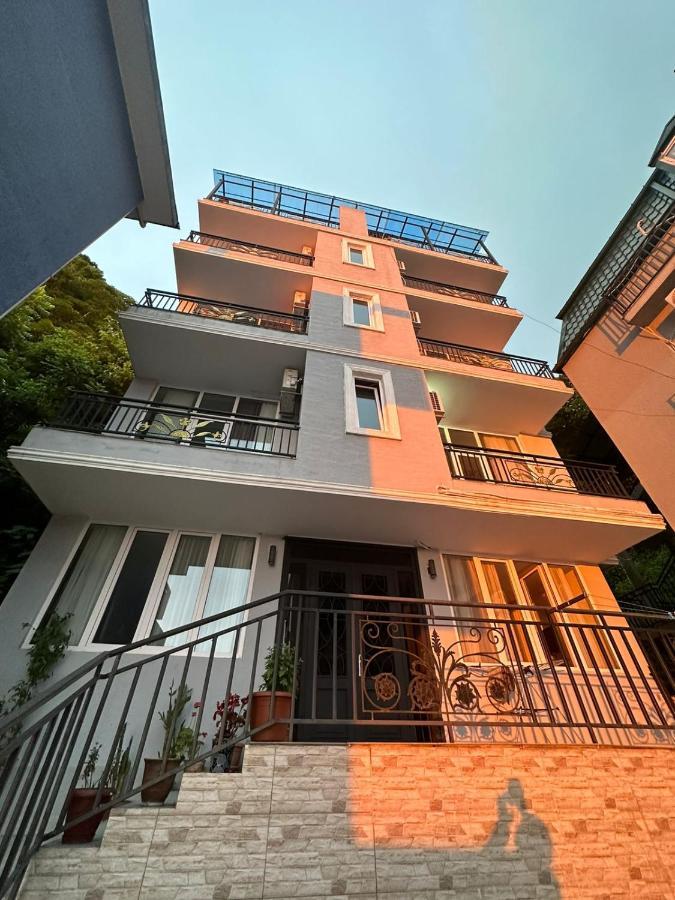 Hotel Woodsea Batumi Exterior foto