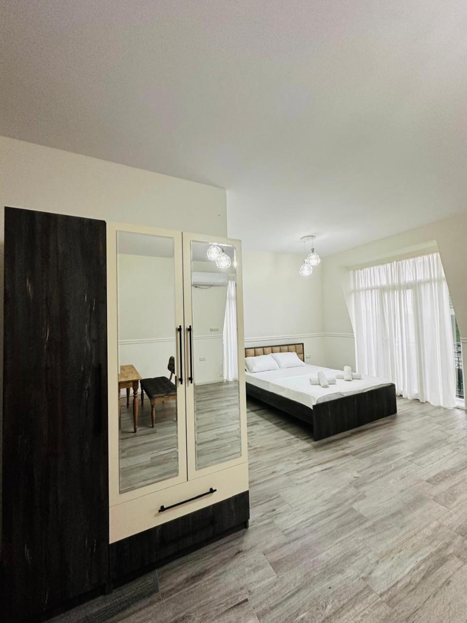 Hotel Woodsea Batumi Exterior foto